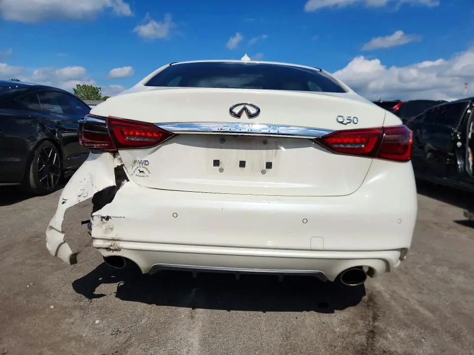 2021 INFINITI Q50 LUXE  