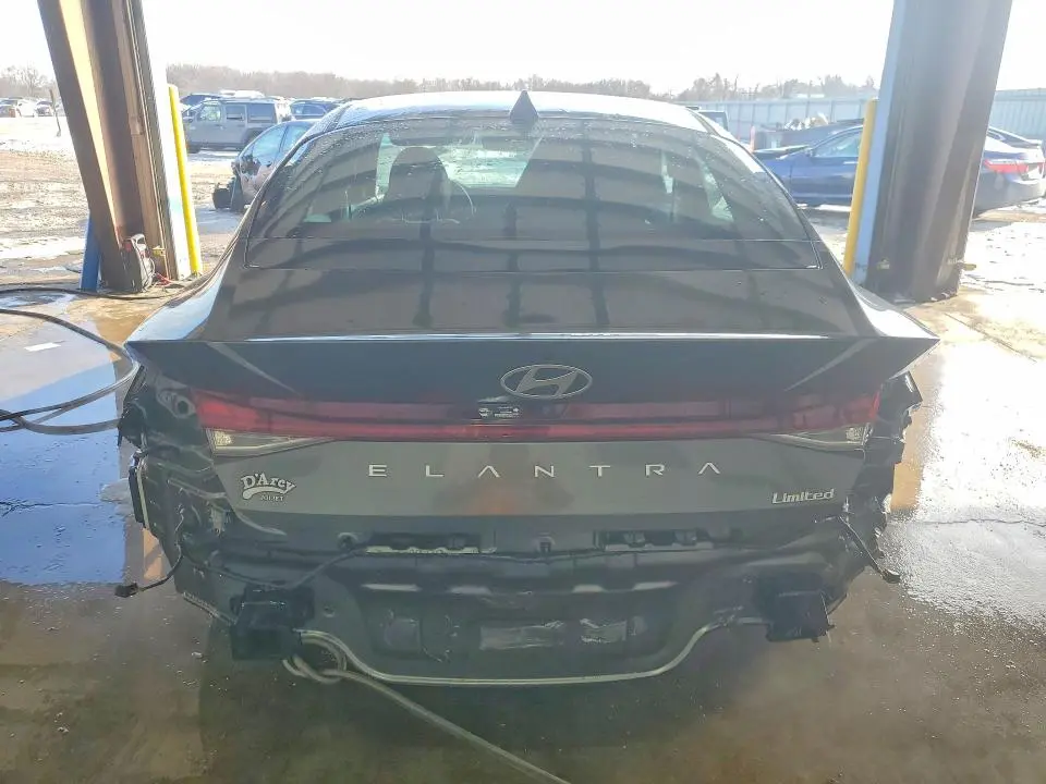 2025 HYUNDAI ELANTRA LIMITED  