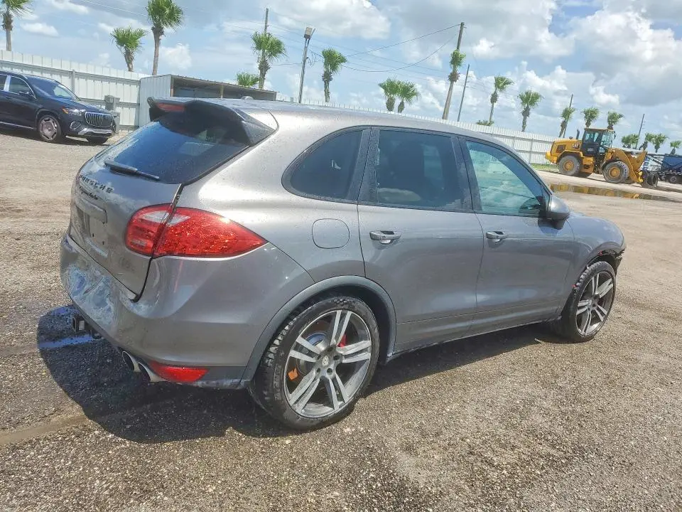 2011 PORSCHE CAYENNE TURBO  
