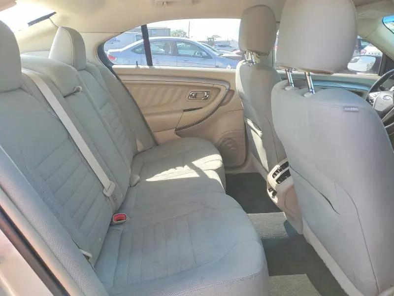 2018 FORD TAURUS SE  