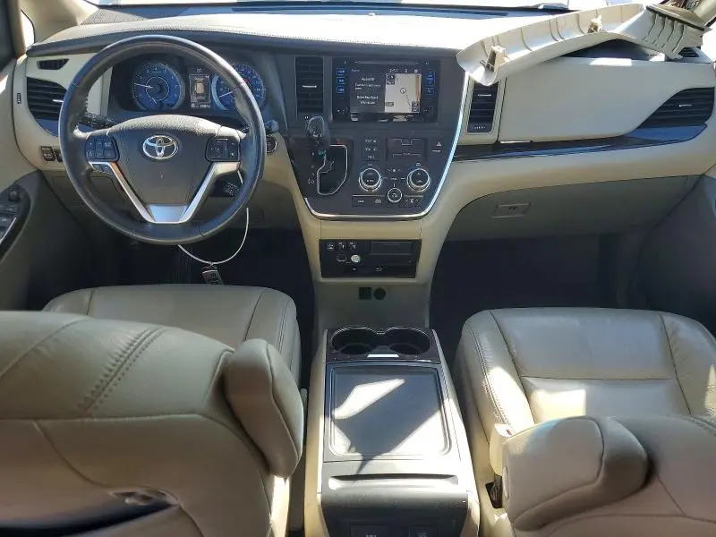2016 TOYOTA SIENNA   
