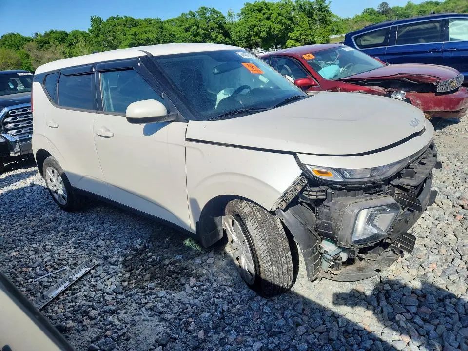 2022 KIA SOUL LX  