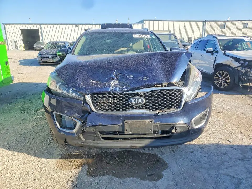 2017 KIA SORENTO LX  