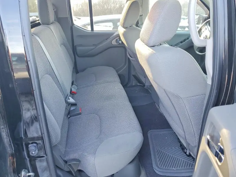 2017 NISSAN FRONTIER S  