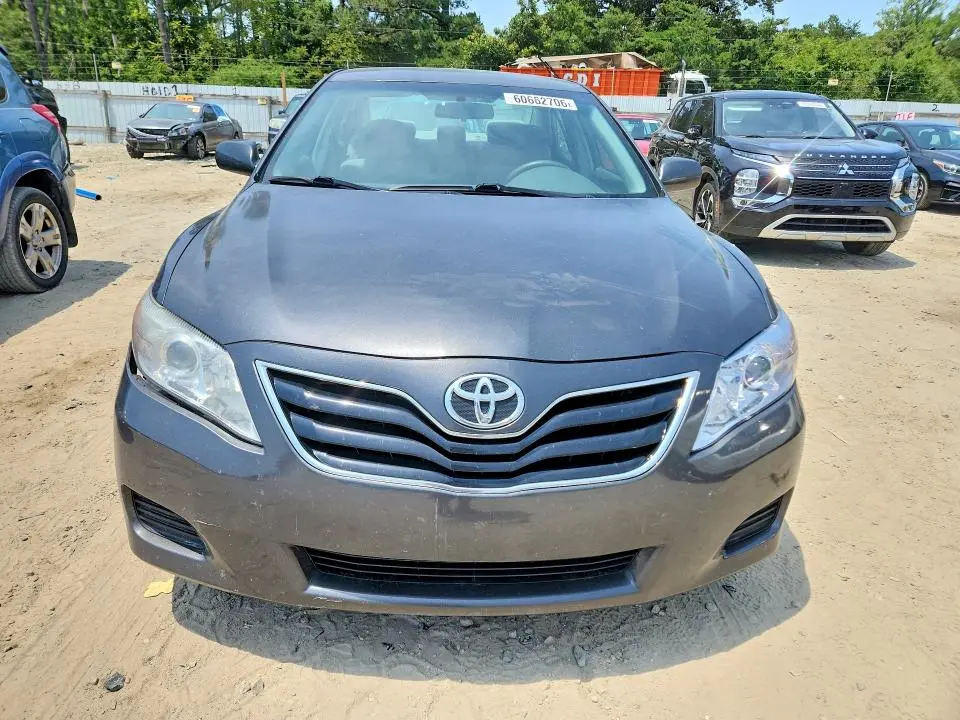 2011 TOYOTA CAMRY LE  
