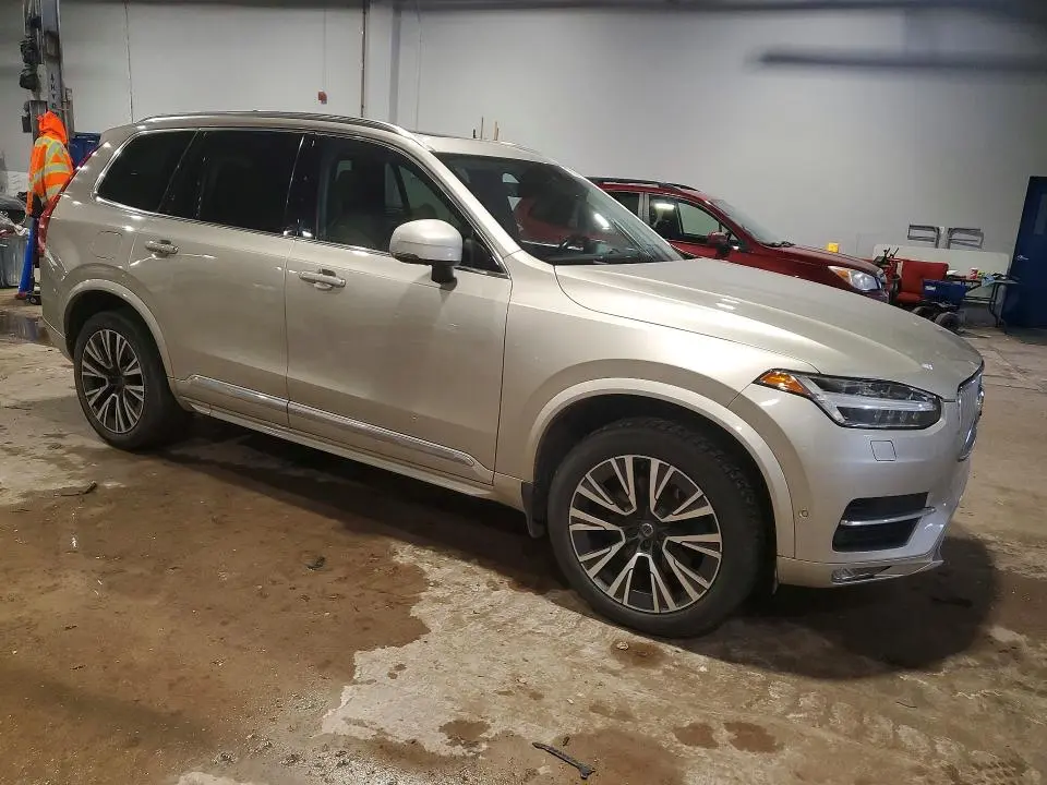 2016 VOLVO XC90 T6  
