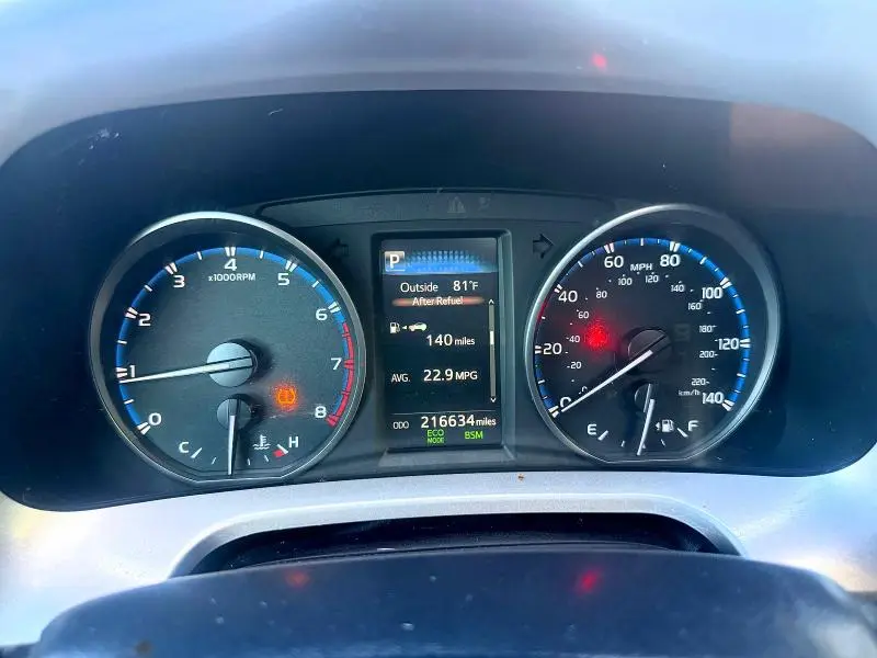 2017 TOYOTA RAV4 XLE  
