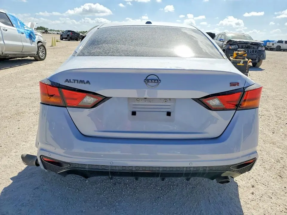 2024 NISSAN ALTIMA SR  