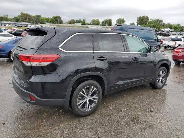 2017 TOYOTA HIGHLANDER LE  