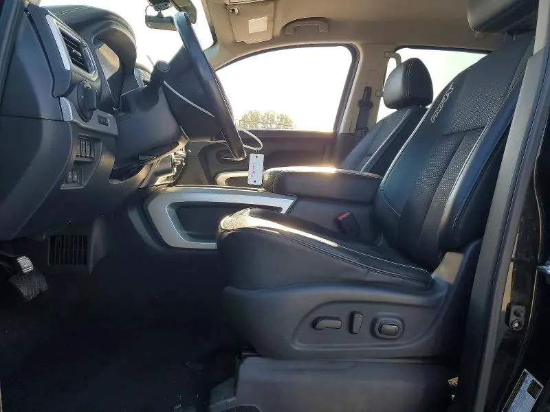 2017 NISSAN TITAN PRO-4X  