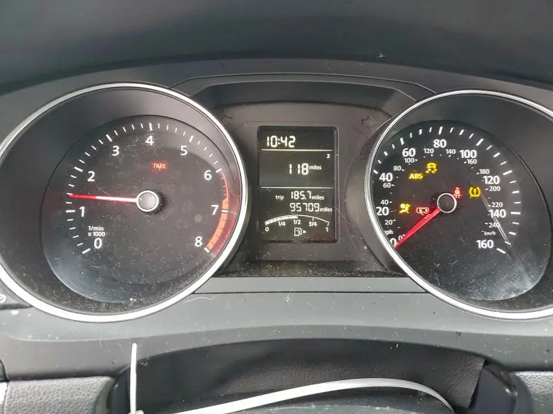 2016 VOLKSWAGEN JETTA SE  