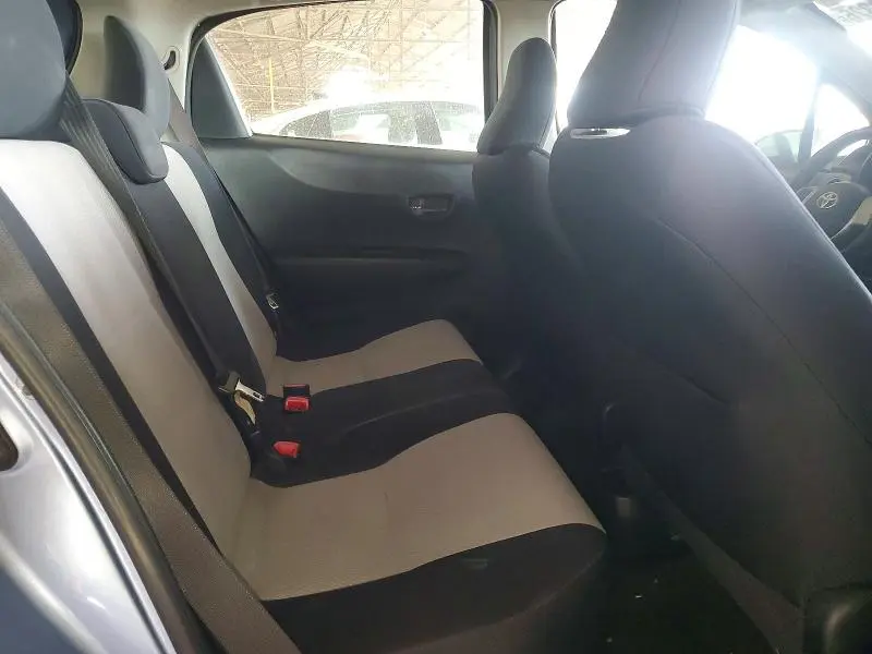 2013 TOYOTA YARIS 5-DOOR LE  