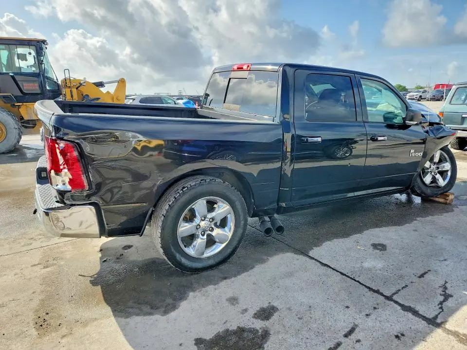 2017 RAM 1500 SLT  