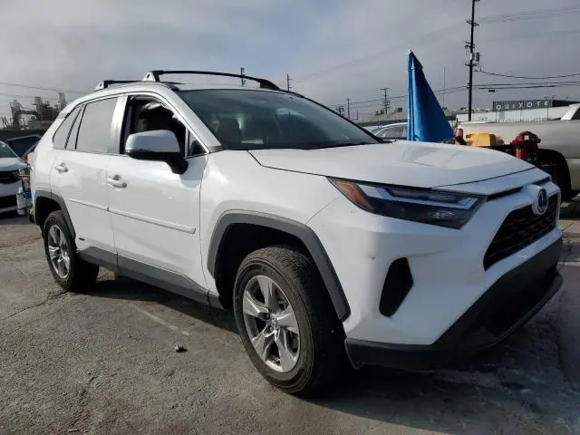 2024 TOYOTA RAV4 XLE  
