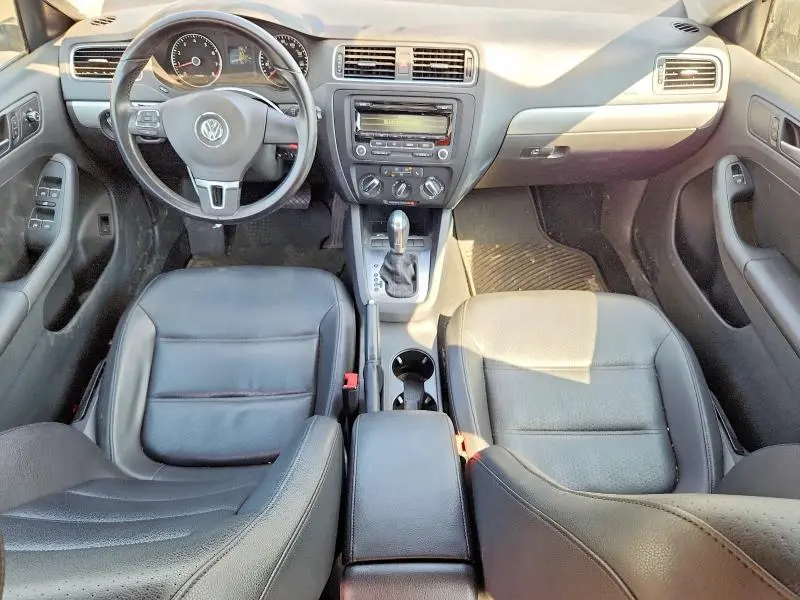 2013 VOLKSWAGEN JETTA SE  