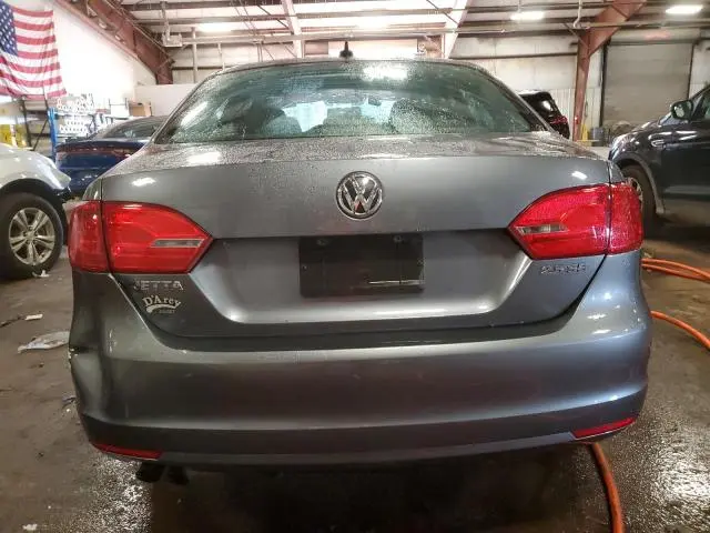 2013 VOLKSWAGEN JETTA SE  