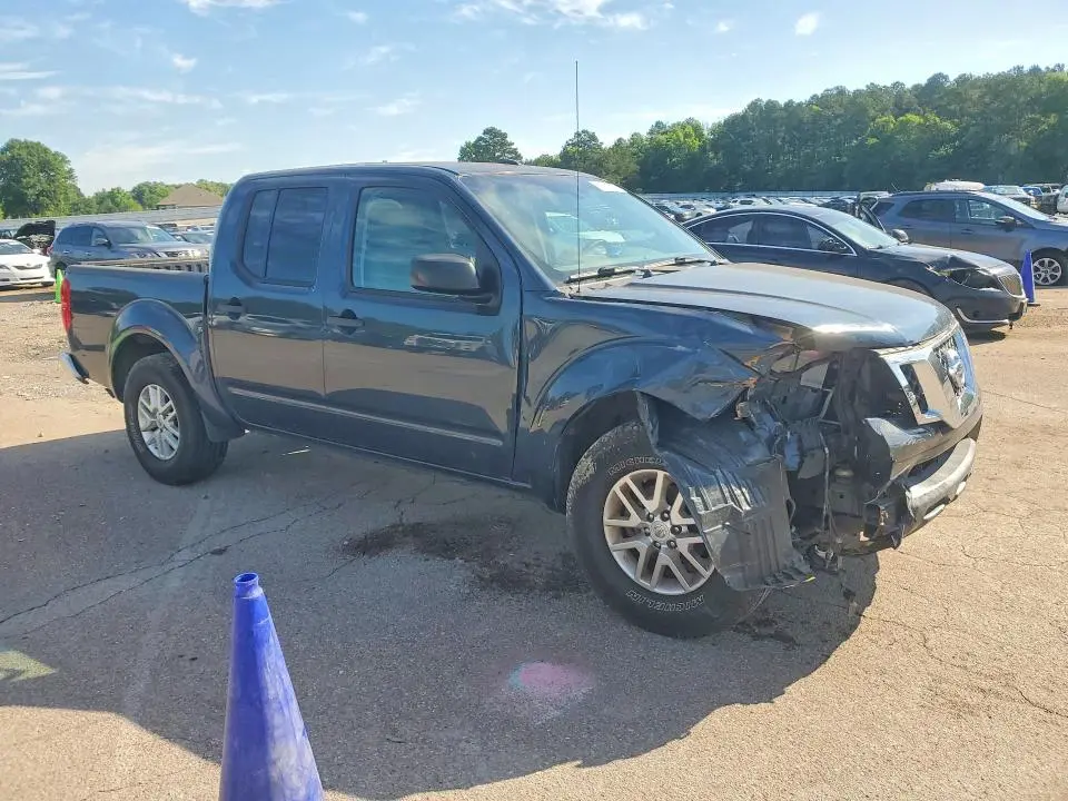 2015 NISSAN FRONTIER S  