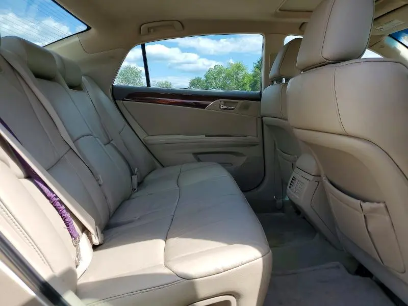 2010 TOYOTA AVALON XLS  