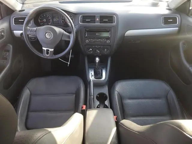 2013 VOLKSWAGEN JETTA SE  