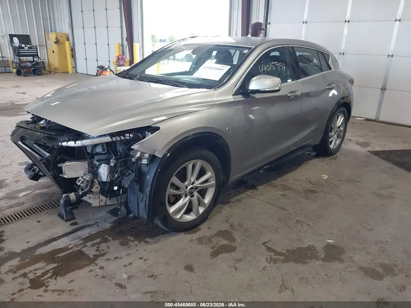 2017 INFINITI QX30  