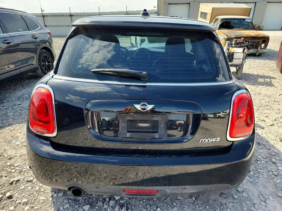 2016 MINI COOPER   