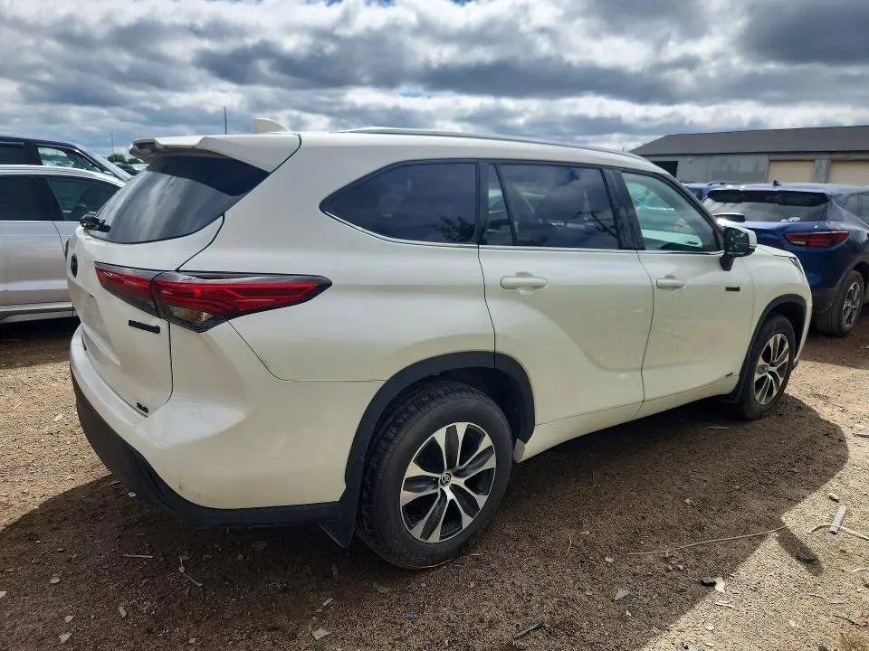 2021 TOYOTA HIGHLANDER HYBRID XLE  