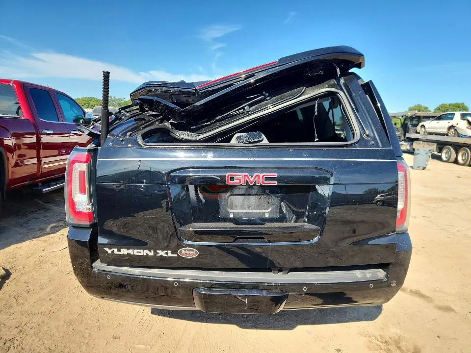 2017 GMC YUKON XL K1500 SLE  