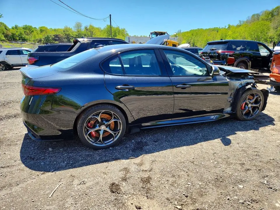 2023 ALFA ROMEO GIULIA QUADRIFOGLIO  