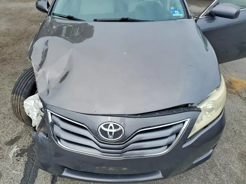 2010 TOYOTA CAMRY LE  