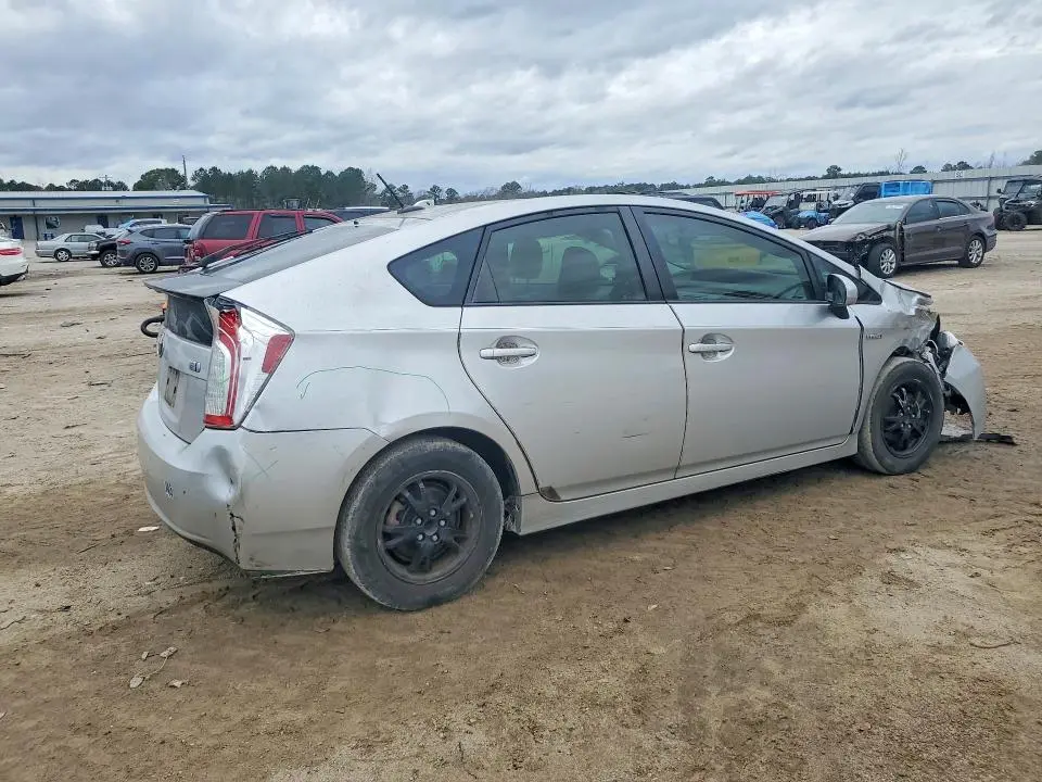 2014 TOYOTA PRIUS THREE  