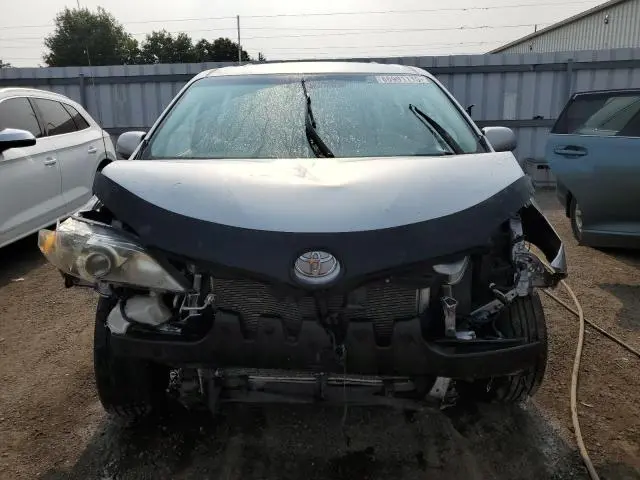 2011 TOYOTA SIENNA   