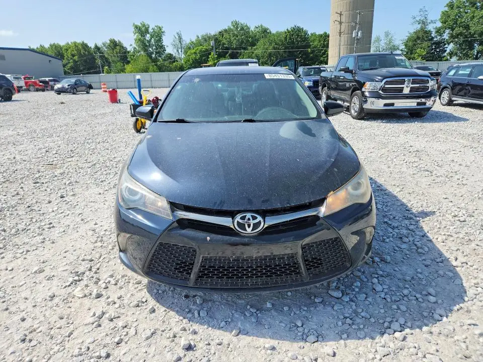 2015 TOYOTA CAMRY SE  