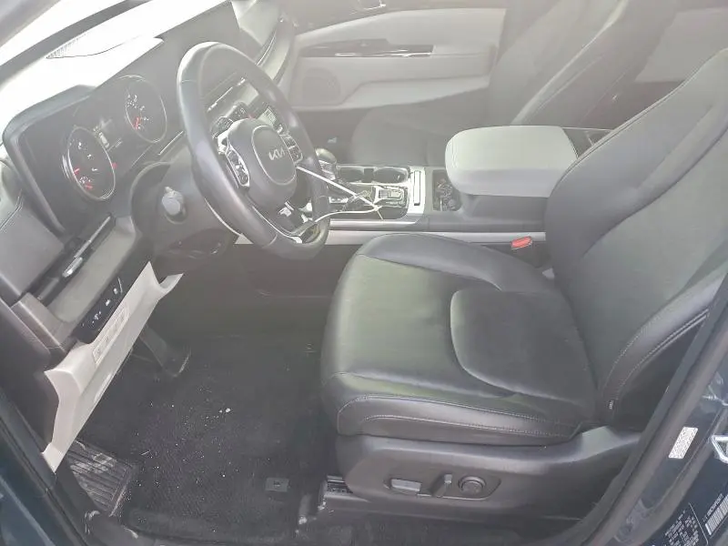 2023 KIA CARNIVAL EX  