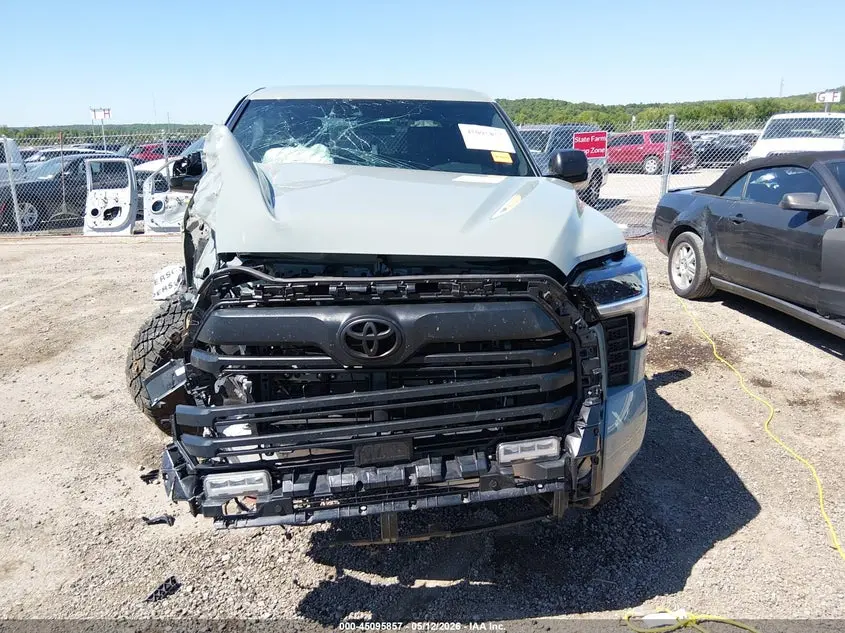 2026 TOYOTA TUNDRA SR5 CREWMAX 5.5' BED