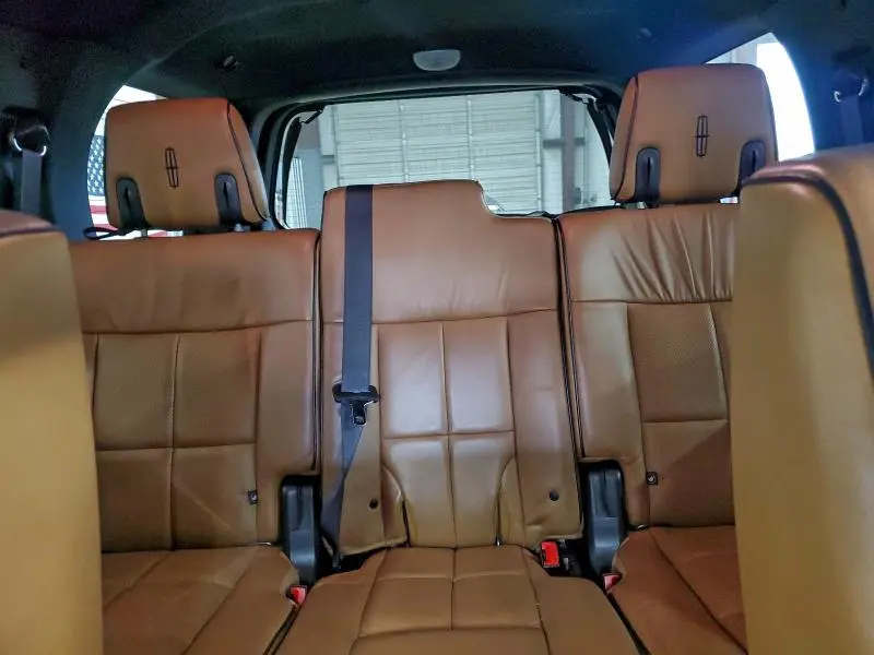 2011 LINCOLN NAVIGATOR   