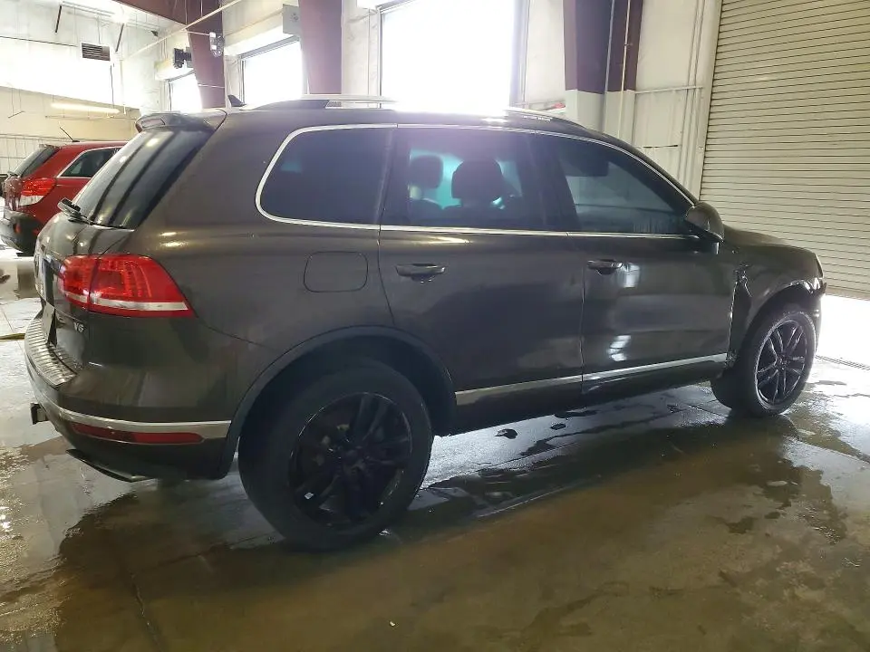 2015 VOLKSWAGEN TOUAREG V6  