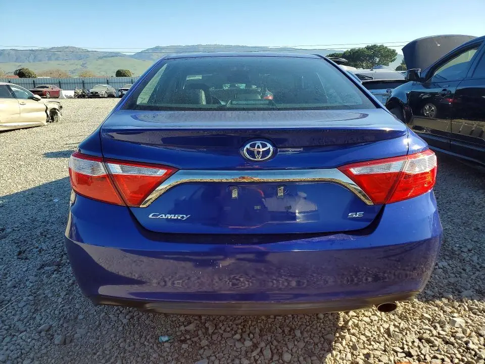 2016 TOYOTA CAMRY LE  