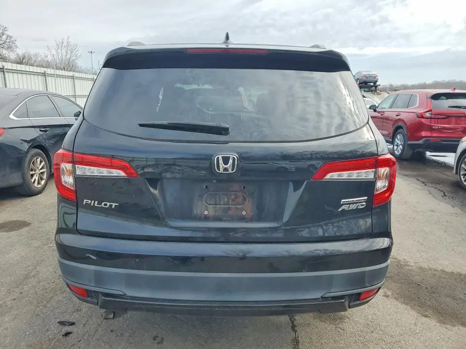 2021 HONDA PILOT SE  