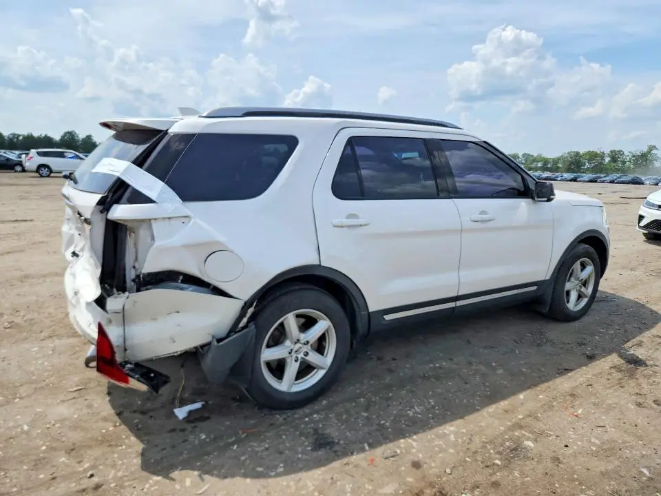 2017 FORD EXPLORER XLT  