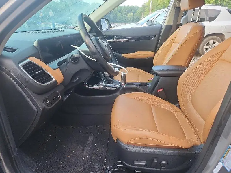 2024 KIA SELTOS EX  