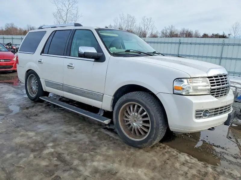 2013 LINCOLN NAVIGATOR   