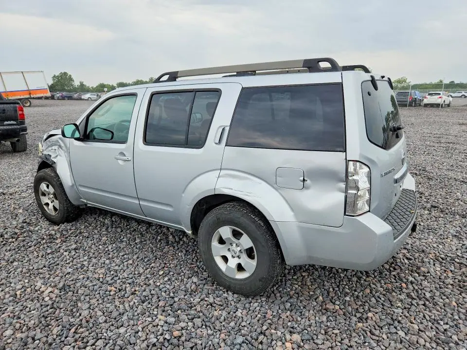 2011 NISSAN PATHFINDER S  