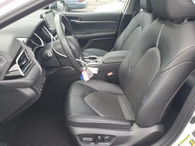 2023 TOYOTA CAMRY XLE  