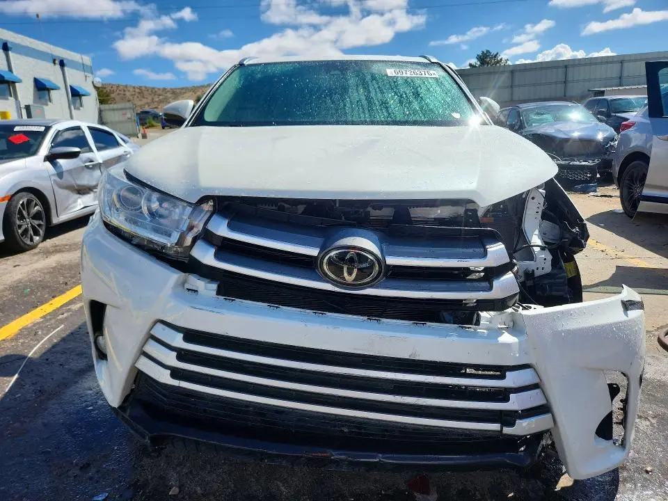 2019 TOYOTA HIGHLANDER XLE  