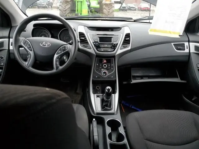 2015 HYUNDAI ELANTRA SE  