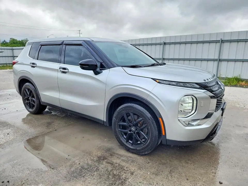 2023 MITSUBISHI OUTLANDER SE  