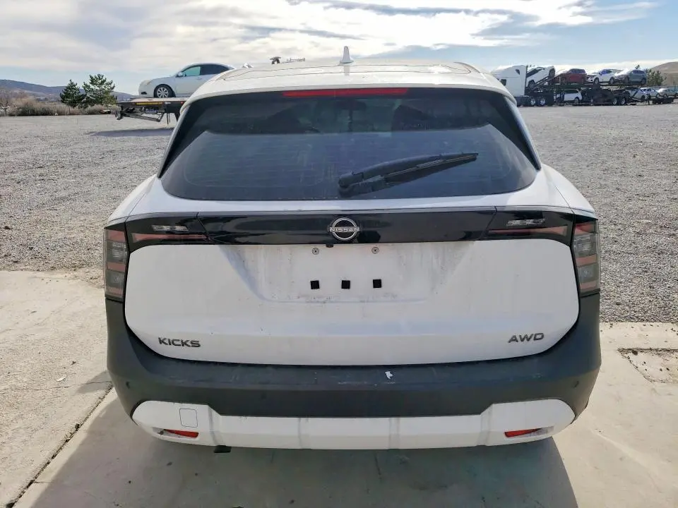 2025 NISSAN KICKS S  