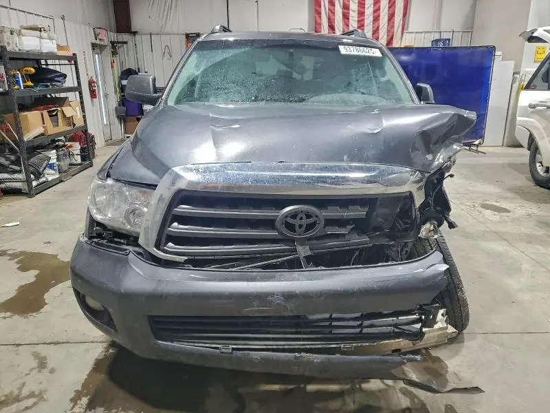 2015 TOYOTA SEQUOIA SR5  