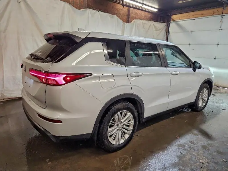 2022 MITSUBISHI OUTLANDER ES  