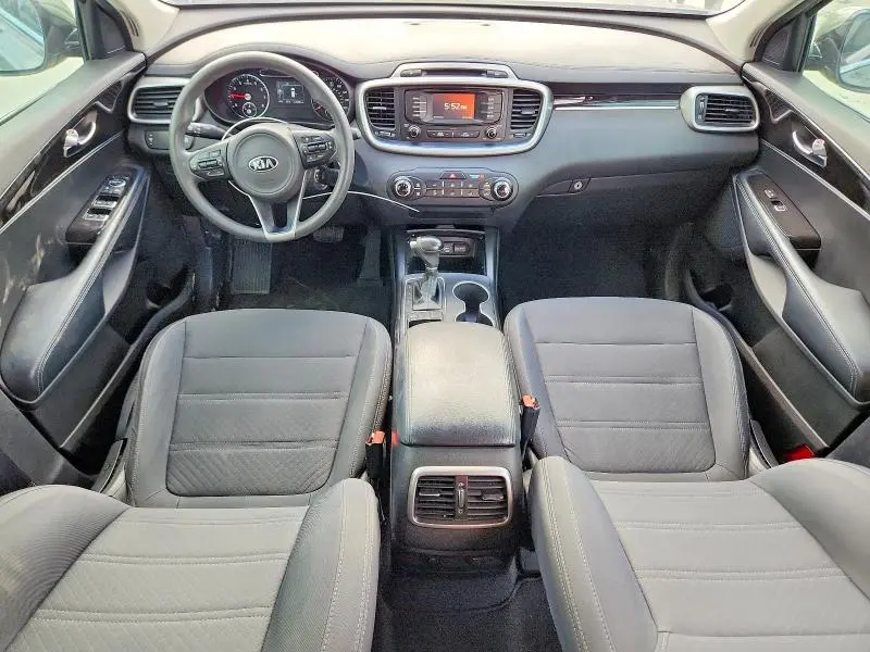 2017 KIA SORENTO LX V6  